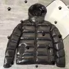 2021 Högkvalitativ designer Men Down Jacket Europe och America Jackets Classic Style Black Kort varma rockar 921