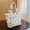 Borsa per il trucco di alta qualità per le donne Borsa di design Borsa in peluche Borsa sotto le ascelle in peluche lussuosa casual alla moda