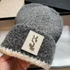 Designer Cashmere Bonnet Letter Beanie Womens Fashion Warm Woolen Knit Hat Men Leather Logo Ysll Baseball Cap Hucket Winter Hats