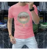 2023 Yeni Erkekler Tişörtleri Yaz Ağır Sıcak Matkap Rhinestone Kısa Kol Tişört Mürettebat Boyun Külot Üstler Hip Hop Sokak Giyim Stil Man Pembe Pamuk Yumuşak Nefes Alabilir Tshirt