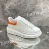 2023 Nya lyxdesigner skor trendiga sneakers punk låga män kvinnor äkta läder platt tryck vit svart chaussures sport skateboard casual tränare