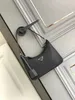 2000 2005 Triangle reegition Gym Gym Clutch الأكياس رجالي مصمم فاخر 3piece Saffiano Custom Handbag Bag Base Womens Hobo Prad Crossbody Bag