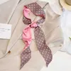 Sarongs 2023 New Fashion Print Pink Skinny Bag Sciarpa a nastro per donna Soft Satin Hairband Foulard Fazzoletto da collo femminile Cravatta per capelli Sciarpa P230403