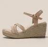 Sandaler Lihuamao Wedges Heel Comfort Sandaler Casual Ankle Strap Fashion Elegance Lady Beach Sandaler Women Espadrilles Shoes AA230403