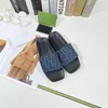 Квадратная головка Flat Slippers Неделя моды Новая оригинальная вышитая нить напечатана с частной моделью кожаной подошвы 5-44