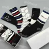 Varumärke Mens Crew Socks Designer Street Sports Socks bekväma långa strumpor Bomullsmän