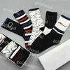 Marka Skarpetki Mens Crew Designer Street Sports Socks Wygodne skarpetki bawełniane mężczyzn