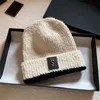 Designer Cashmere Bonnet Letter Beanie Womens Fashion Warm Woolen Knit Hat Men Leather Logo Ysll Baseball Cap Hucket Winter Hats