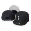 Qqq8cap biega czapki baseballowe 2023 Gorące wyposażone lato proste litera słoneczna kapelusz dla mężczyzn Tiger Animal haft mody plaż