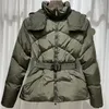 Designer francês marca M casa mulheres bordado emblema puffer jaqueta gola de pele inverno manter jaqueta quente com cinto feminino jaqueta tem NFC