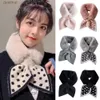 الأوشحة الشتاء صليب أفخم وشاح SNOOD الرقبة دافئ الياقات الأوشحة النقطة الفراء مزيفة الفراء متبكى فو فرو فرو شال