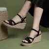 Sandaler Lihuamao Wedges Heel Comfort Sandaler Casual Ankle Strap Fashion Elegance Lady Beach Sandaler Women Espadrilles Shoes AA230403