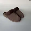 Ug-Slipper Klassische Wildleder-Ugglie-Hausschuhe, Stiefel, Puffer-Sandalen, Australien-Schaffell-Lammfell-Slides, Koketten-Slipper, pelzige, flauschige Fell-Booties, Clogs, Abnutzungserscheinungen, verfolgen