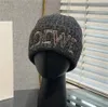 Cappelli lavorati a maglia Berretto invernale in lana di marca per uomo Berretto caldo alla moda classico Berretto con teschio in cashmere da esterno