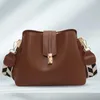 Duffel bags mulheres ferrolho axila saco grande capacidade retro crossbody moda casual versátil alça larga ajustável bolsa feminina