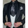 Abiti da uomo Blazer 2023 Uomo Arrivo Blu royal e nero Smoking dello sposo Scialle in raso Risvolto Groomsmen Matrimonio Uomo Giacca Pantaloni Gilet 230404