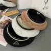 Perle Baskenmütze Schwarz Einfarbig Frauen Kaschmir Wolle Berets Caps Hut Im Freien Mädchen Dicke Herbst Winter Designer Fleece Hüte