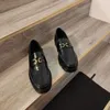 Geklede schoenen metalen logo loafers schoenen gepolijst koeienhuid klassieke loafers comfortabele schoenen dames designer schoenen fabrieksschoen