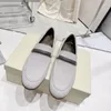 Designerskie damskie buty przyczynowe Brunello Cucinelli skórzane buty luksusowe marka mody na zewnątrz zamsz kryształowe mokasyny decro buts na muła samice 2023 pompki