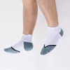 Sports Socks Summer Profissão Mulheres homens curtos Basquete Aldult Running Toalha de ginástica Mid Tube Meias respiráveis