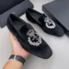 Mannen Designer schoenen Guangzhou Leer Europees borduren Heren zwarte Britse Business Casual Schoenen Vierkant een Pedaal Jurk Trouwschoenen Tide