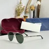 Designer Pilot Solglasögon Högkvalitativa män Kvinnor utomhus Kör solglasögon Luxury Light Color Sun Glasses Lovers Christmas Gift