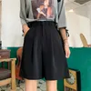 Femmes Shorts Femmes D'été Bouton Longueur Au Genou Noir Wideleg Lâche Drapé Koreanstyle Casual Bureau BF Streetwear Mode Simple 230404