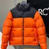 High Version Jacket TNF1996 Down Jacket Huven Huven och kvinnors vita anka 350G fyllda 90 par 700 broderirock