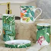 Ensemble d'accessoires de bain forêt tropicale humide européenne salle de bain en céramique cinq pièces d'articles sanitaires et articles de toilette