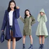 Imperméables Polyester imperméable femmes imperméable longue lumière manteau de pluie Ponchos veste avec capuche imperméable Simple vêtements de pluie