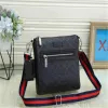 2023 top Luxurys designers Mens Shoulder Bags Man Briefcases fashion Handbag Bolsas Messenger Bag Crossbody Bag purse