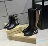Sonbahar Kış Kısa Botları Kadın Cowhide Metal Kemer Toka Tasarımcı Ayakkabı Uzun Barrel Uzun Boot% 100 Deri Lady Moda Kumaşları Kadın Ayakkabı Büyük Boyut