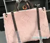 Vintern Tote Designer broderade väskor Lambwool Padded Nylon Crossbody Bag Luxury Puffy Top Handtag Handväskor Fashion Carry Axel Bag