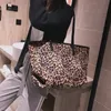 Mode Retro Schulter Umhängetasche Weibliche Neue Leopard Tasche Super Große Kapazität Einzelne Schulter Kupplung Reisetaschen Tote