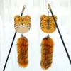 Cat Toys Interactive Toy Simulation Feather Funny Teaser Wand Tiger Zebra مع Bell Stick for Histten Play Supplies