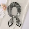 Sarongs Automne nouveau style 70cm imitation soie ins foulard en soie coréenne cheveux attachés décoration au trésor femme petit foulard carré P230403