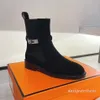 Mulheres de luxo Designer Meia Botas Sapatos de Couro Martin Bota Curta Botas de Motocicleta Preto Strass Wraparound Borracha Chunky Baixo Salto Marcas de Luxo para Mulheres sapato