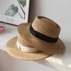 Breda brim hattar kvinnor platt jazz mössa halmvävande sommar panama hatt England damer halm Sun Protection Fedoras Femme Sombrerowide