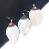 Ciondoli Ciondolo a forma di foglia Collana di perline di conchiglia d'acqua dolce naturale Diamante bianco Accessori fai da te per gioielli Regali