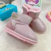 Çocuklar Avustralya Botları Gerçek Deri Peluş Çocuklar Snow Boot Tasarımcısı Avustralya Ultra Mini Kış Kürklü Kökuş Düz Topuklar Kızlar Ayakkabı Kestane Boyutu 21-34