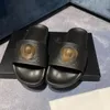 PALAZZO Резиновые тапочки Летняя повседневная обувь Ползунки дизайнерские сандалии модные женские мужские шлепанцы на плоском каблуке Черно-белые мужские сандалии Мюли С коробкой Мягкая удобная женская обувь