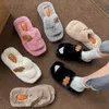 Inverno Fluffy Home 2023 Nuove pantofole di pelliccia calde per le donne Piattaforma piatta Accogliente Fuzzy Casa Scarpe da interno Coreano Presentazioni aziende produttrici giochi T231104