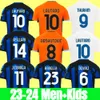 23 24 LUKAKU Camisas de futebol BARELLA Correa INTERS GIROUD IBRAHIMOVIC LAUTARO S Camisa de futebol 2023 2024 Uniformes Homens Crianças