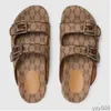 2023 Womens Man Multicolor Flat Slippers Sandaler med 2 remmar Lady Fashion Metal Buckle Beach Slides Mens Lace-Up Scuffs för sommaren 35-43'g '' '' '