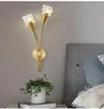 Lampade da parete Lampada da parete in cristallo di lusso semplice postmoderna Lampada da fiore per modellare la carta da parati Sfondo TV