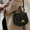 Bolso de diseñador Bolso de cuero de lujo Media luna Moda Bolso cruzado de cintura alta Numero Bolso Bolso de bola de masa Bolso clásico para mujer Bolso de hombro A001