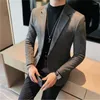 Abiti da uomo Blazer stile britannico Uomo Abito da lavoro di qualità primaverile per il tempo libero/Smoking da ufficio maschile/Giacche casual da uomo slim fit in pelle scamosciata sintetica