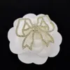 Alfileres de solapa broche broche de diseñador broches pin joyería mujer Broches plata oro hombres marca alfileres de lujo mujeres cristal diamantes de imitación perla carta decoración broches