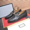 Luxe kleding schoenen zakelijk bonen schoenen jurk heer schoenen mode casual schoenen ademende patent lederen alligator heren rijschoenen jurk trouwschoenen.