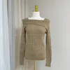 Kvinnors tröjor Kvinnor Solid Off Shoulder Knit Sweater Slash Neck Long Sleeve Slim Pullover Crochet Tops 2023 Autumn Winter Korean mångsidig
